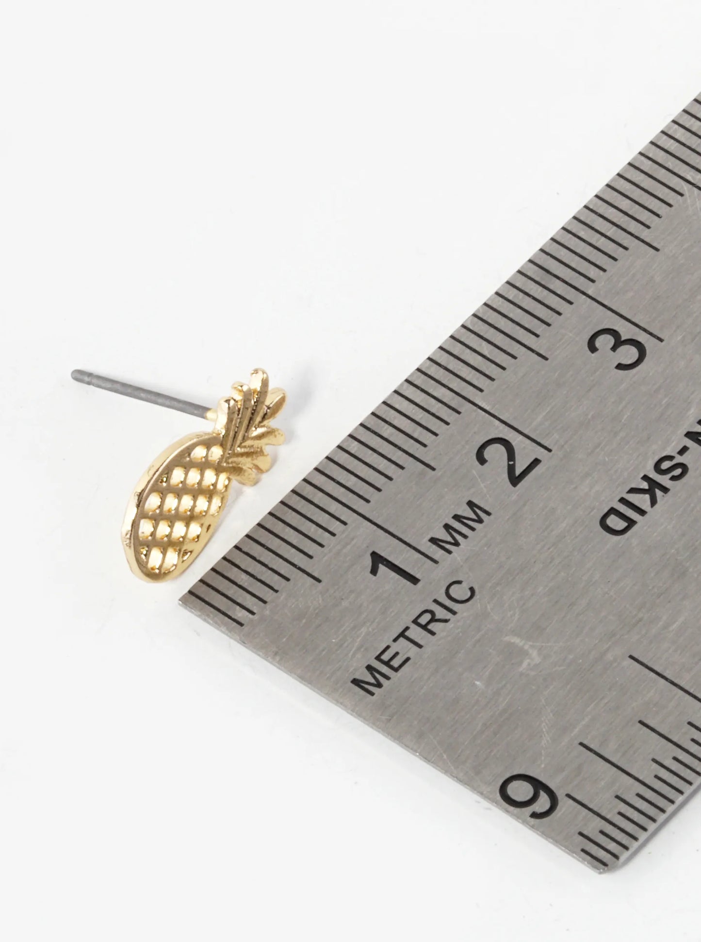 Metal 15mm Filigree Pineapple Tropical Stud Earrings