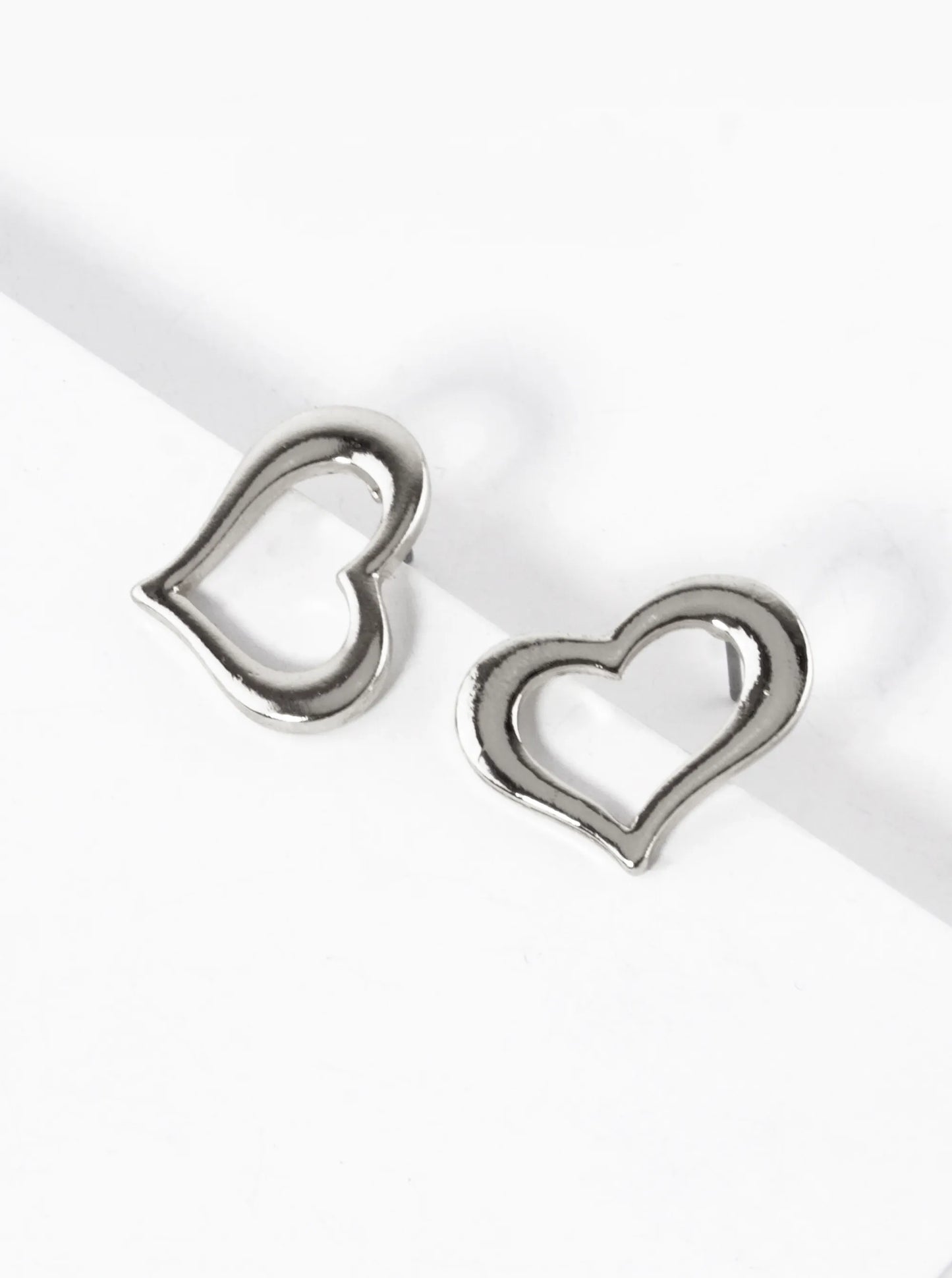 Metal 17mm Heart Stud Earrings