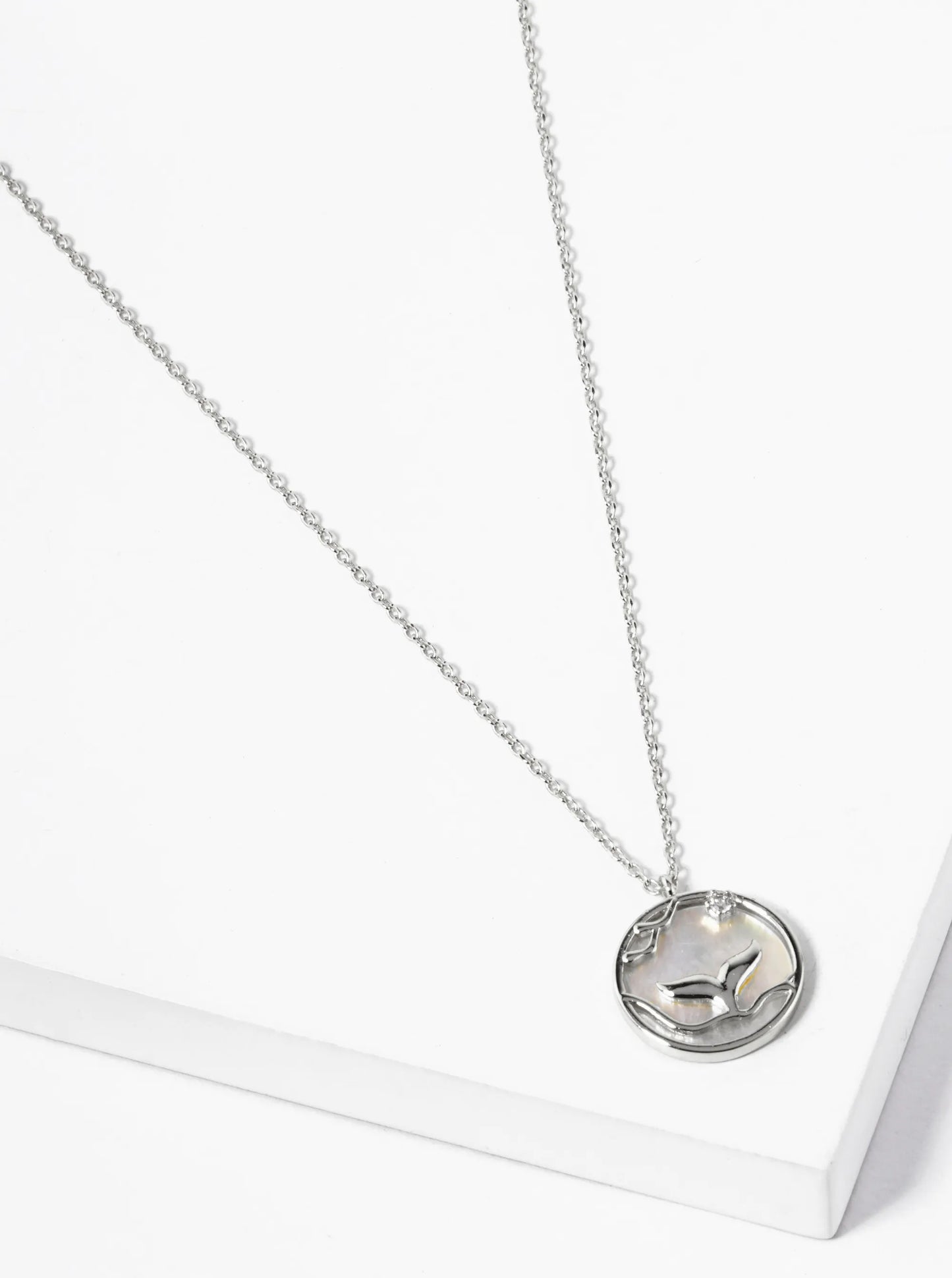 18k Gold Dipped Whale Tail MOP Round Pendant Necklace