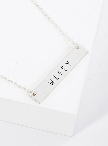 Wify Engraved Horizontal Bar Pendant Necklace