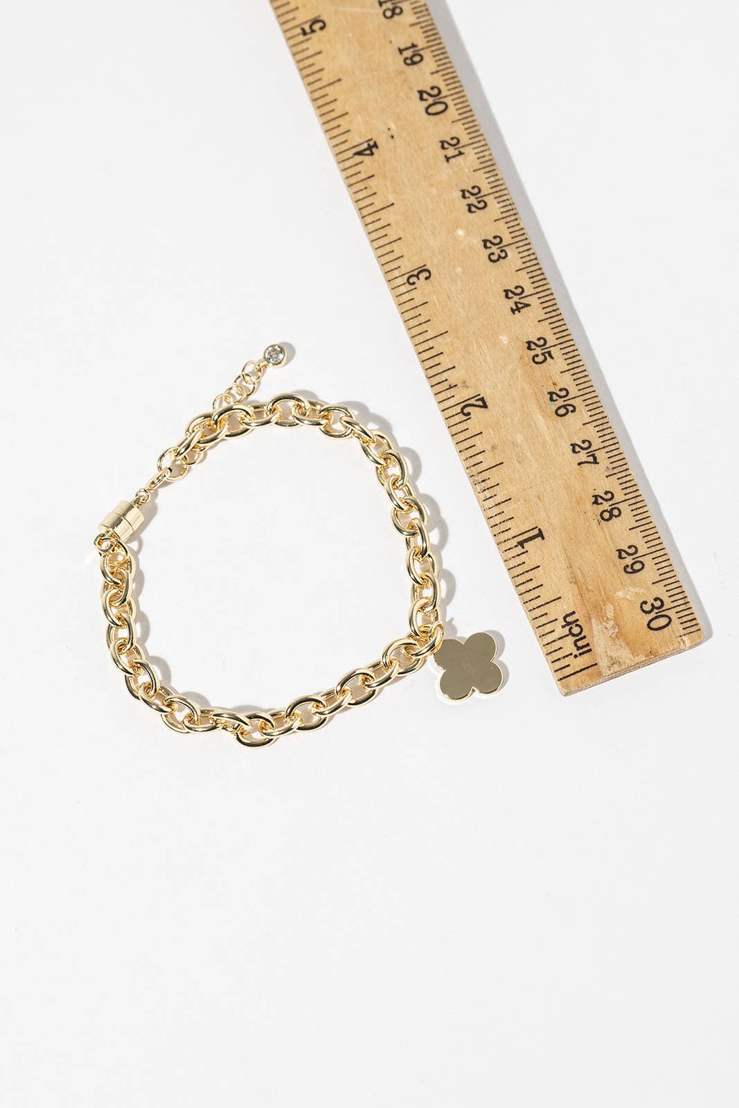Minimalist Clover Charm Link Bracelet with Magnetic Clasp