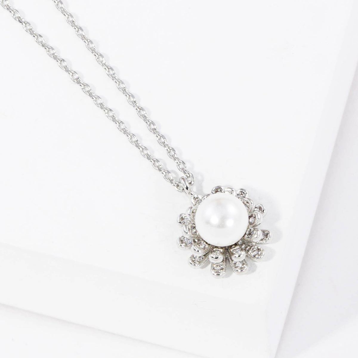 Dainty Pearl Sunflower Pendant Necklace