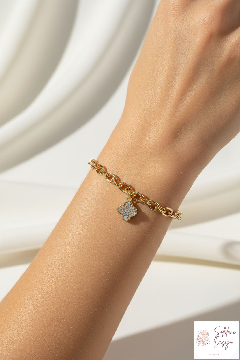 Pavé Cubic Zirconia Clover Magnetic Clasp Chain Bracelet