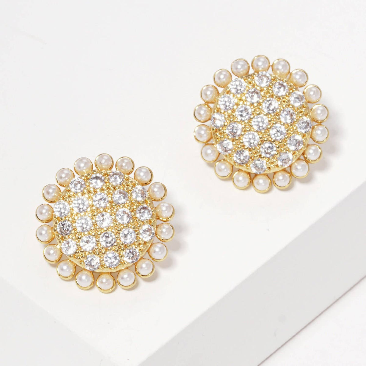 Freshwater Pearl Outline Stud Earrings