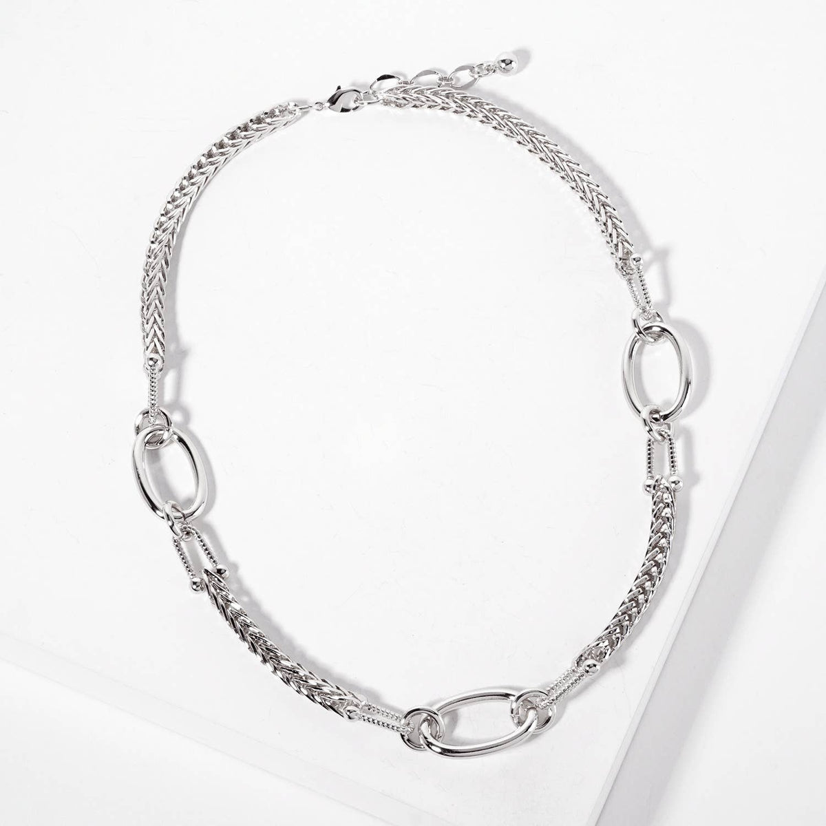 Three Oval-Shaped Accents 5mm Wheat-Chain Necklace