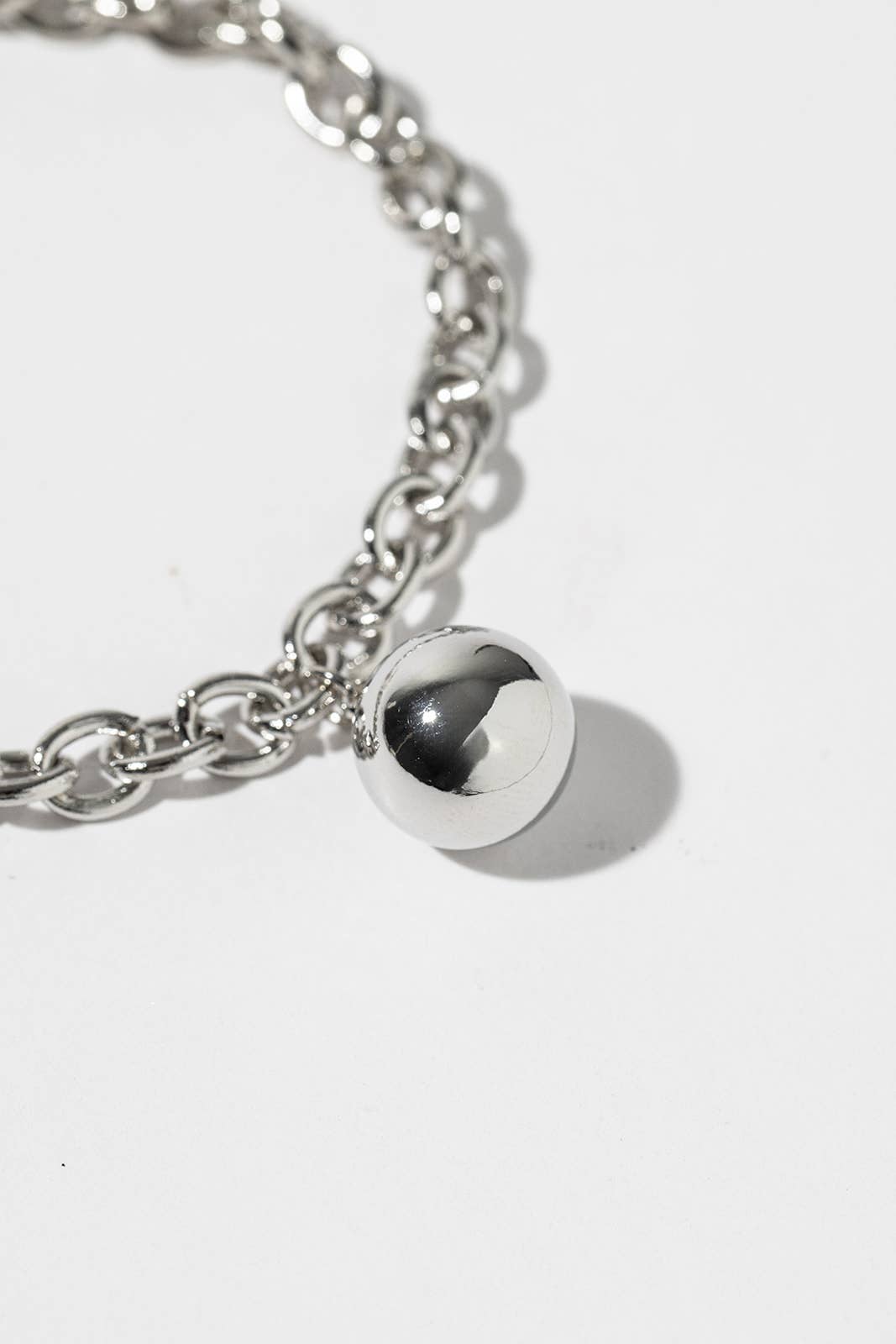Minimalist Magnetic Clasp Link Bracelet with Spherical Ball