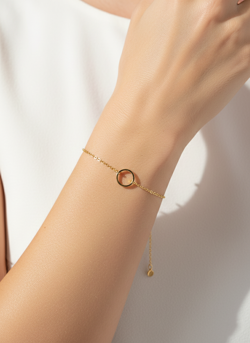 Minimalist Circle Charm Bracelet