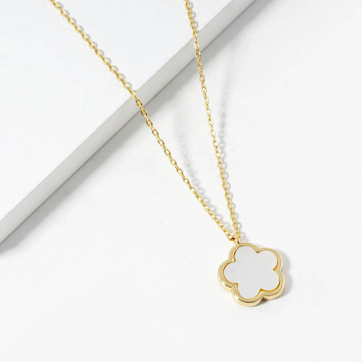 Elegant Clover Blossom Pendant Necklace