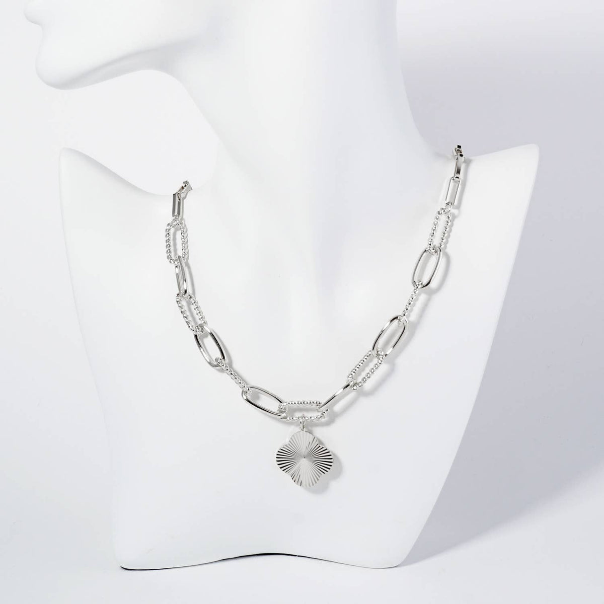 Sunburst Texture Quatrefoil Pendant Link Chain Necklace