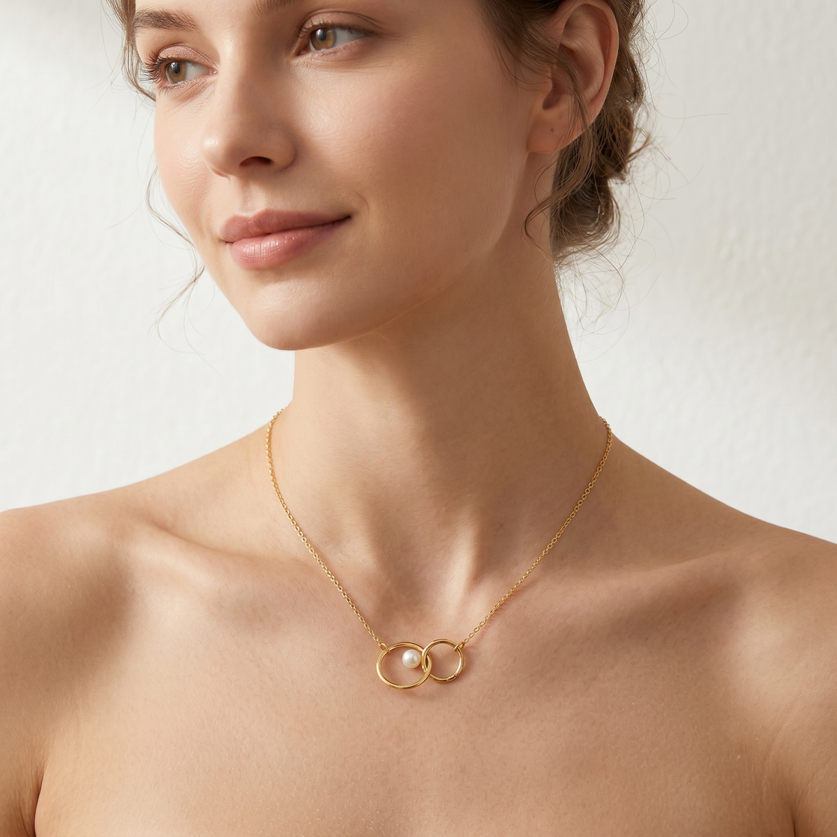 Interlocking Circle Pearl Necklace
