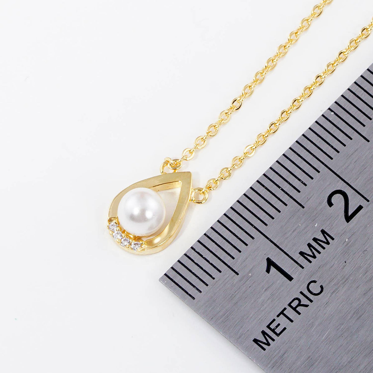 Bridesmaid Tear-Drop Pearl Pendant Necklace