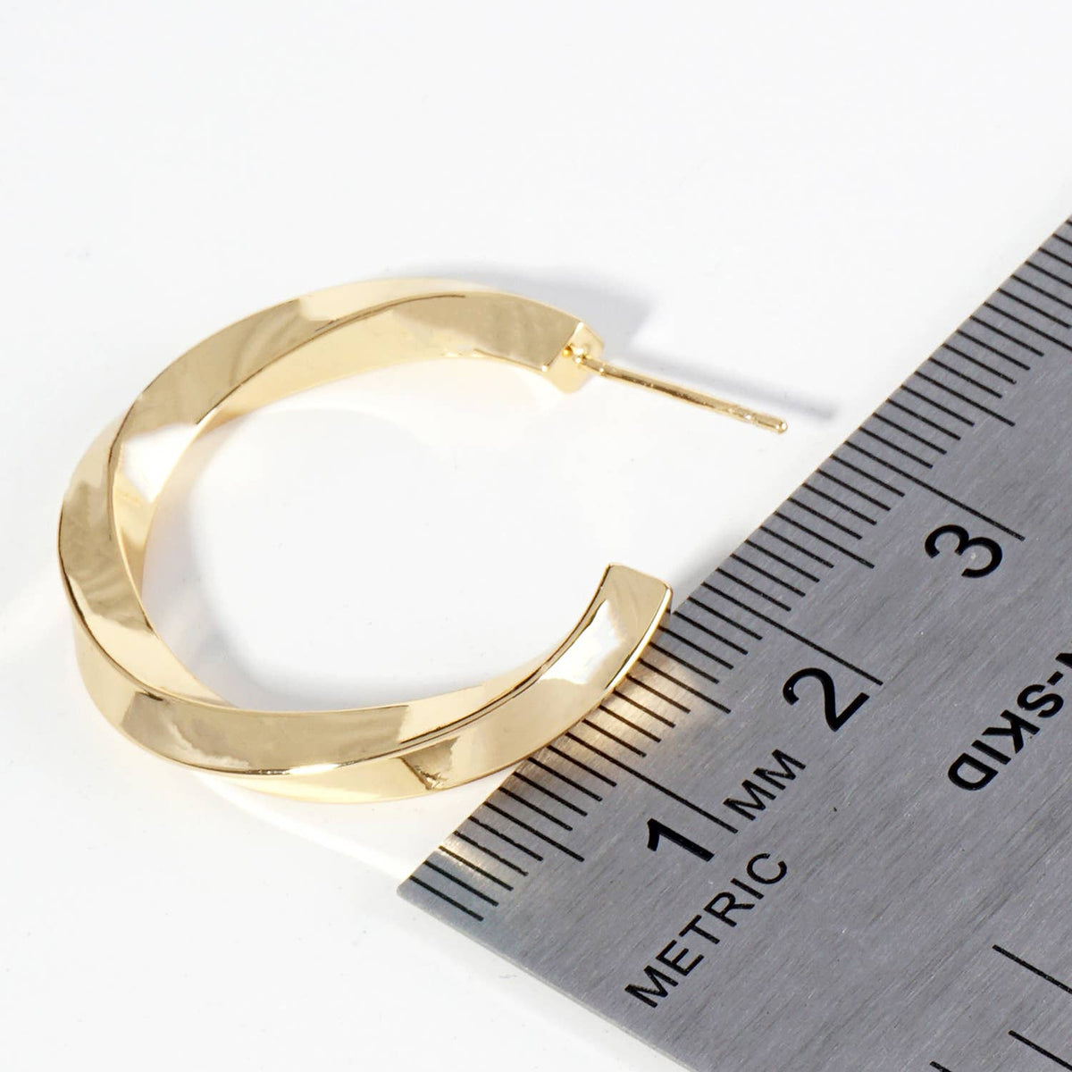 30MM TWISTED HOOP EARRINGS / 18K GOLD DIPPED