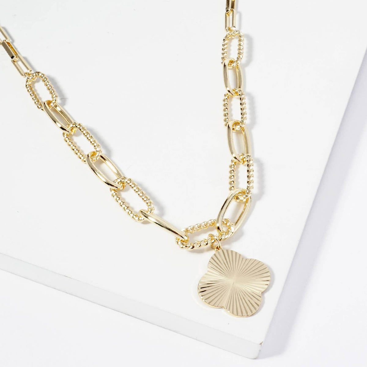 Sunburst Texture Quatrefoil Pendant Link Chain Necklace