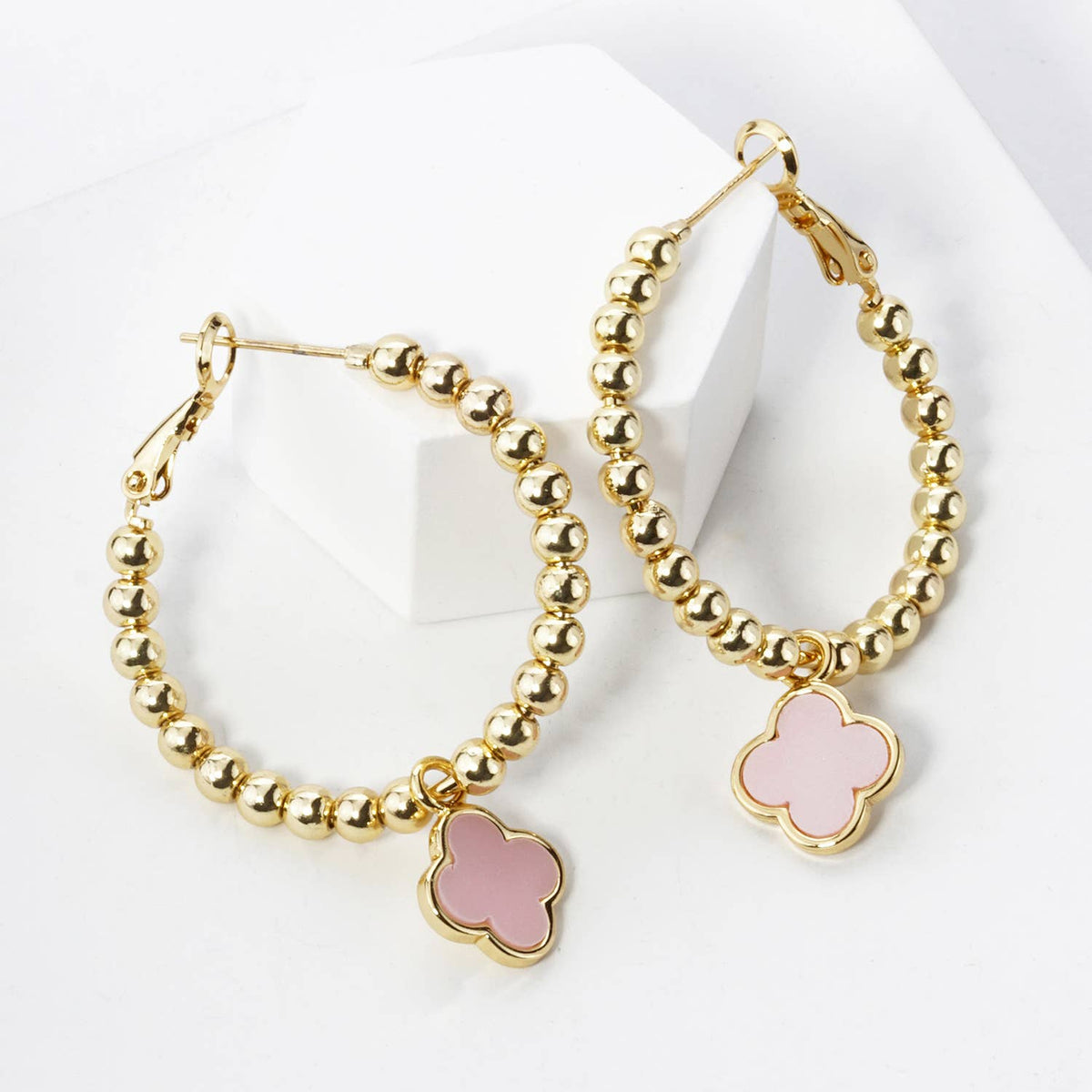12MM QUATREFOIL DROP 30MM BALL BEADED LEVERBACK HOOP