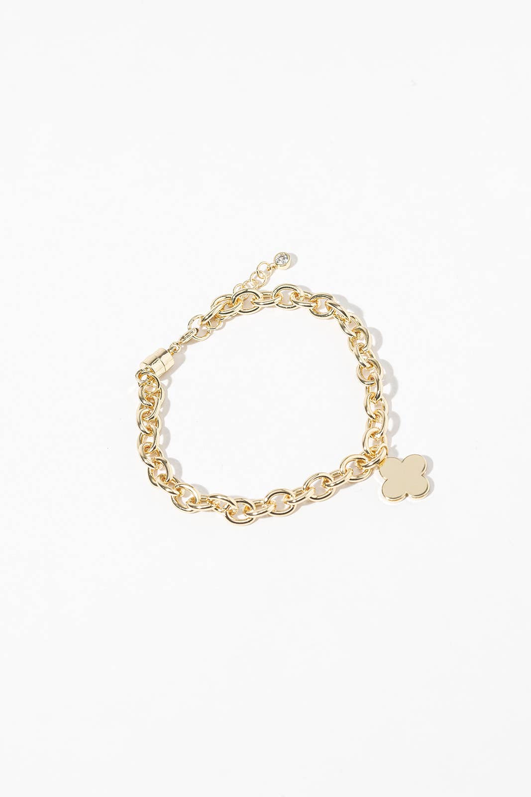 Minimalist Clover Charm Link Bracelet with Magnetic Clasp