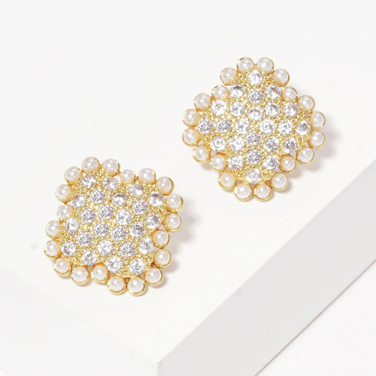 Freshwater Pearl Outline Stud Earrings