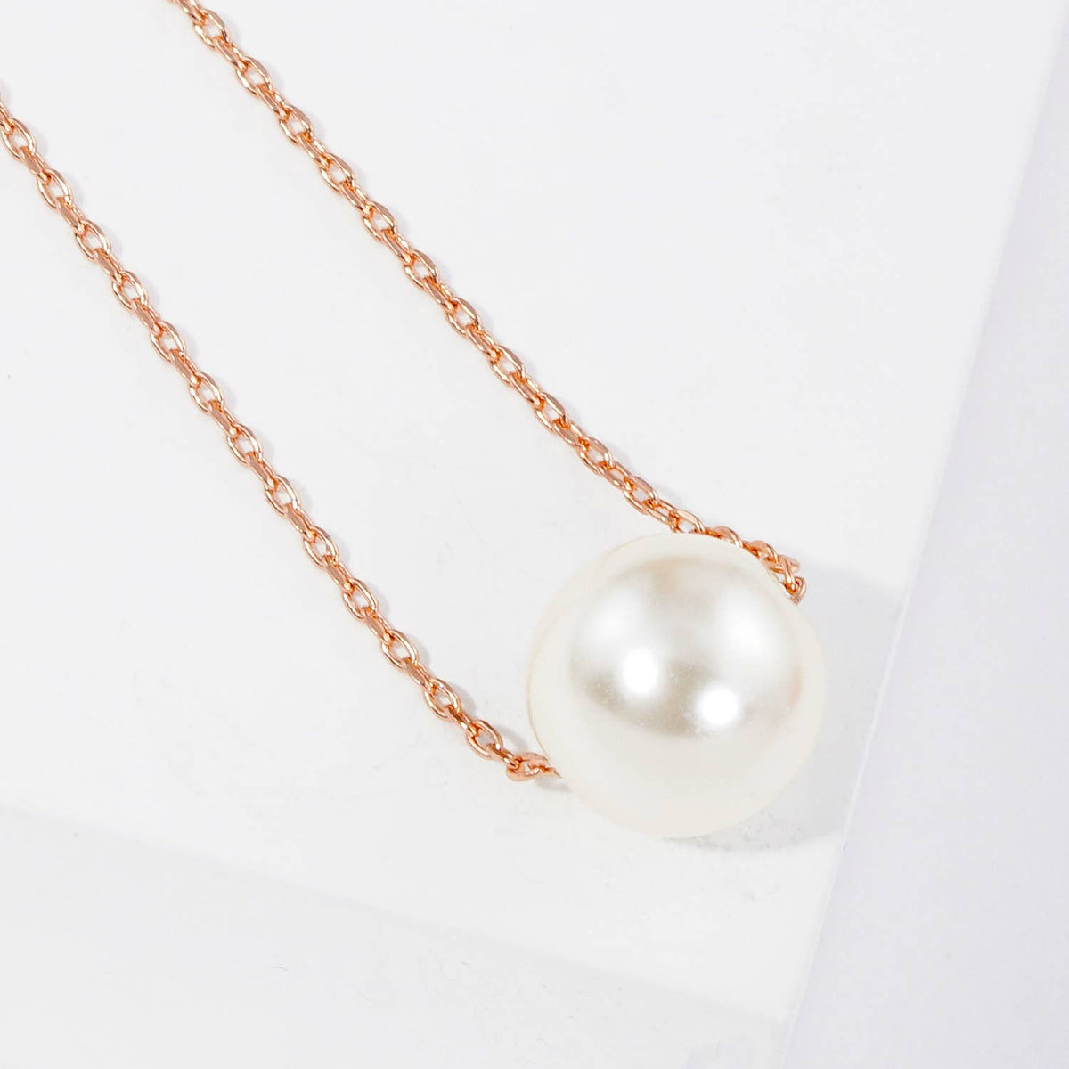 Elegant Bridesmaid Pearl Pendant Necklace